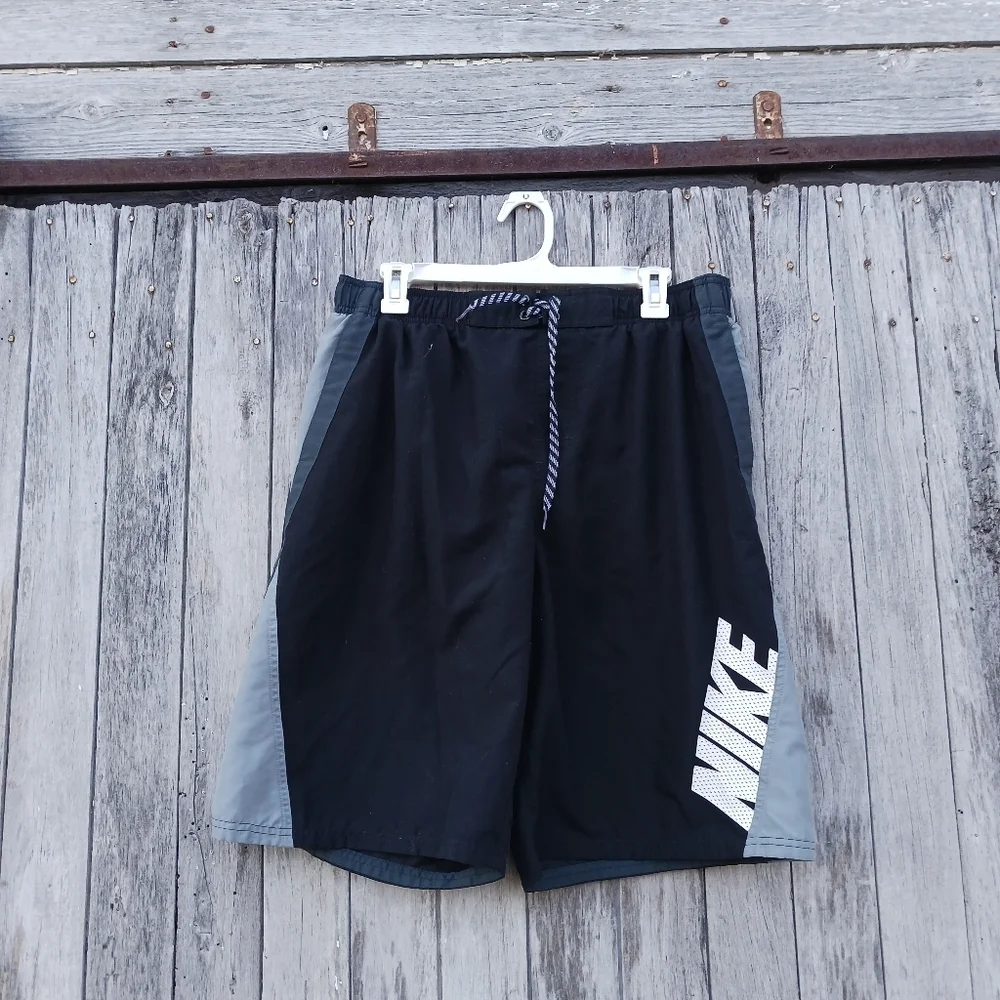 Nike‎ Swim Trunks Board Shorts Men's Size Large Black Lined Drawstring Logo